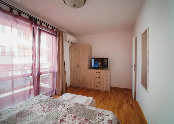 Andreya's Sea Apartment-beach, Sea Garden ,old Town, Free Parking, Free Evcharging Station * וארנה