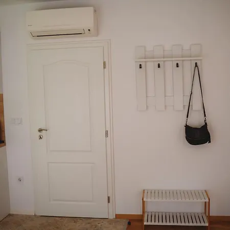 アパート Andreya's Sea Apartment-beach, Sea Garden ,old Town, Free Parking, Free Evcharging Station ヴァルナ